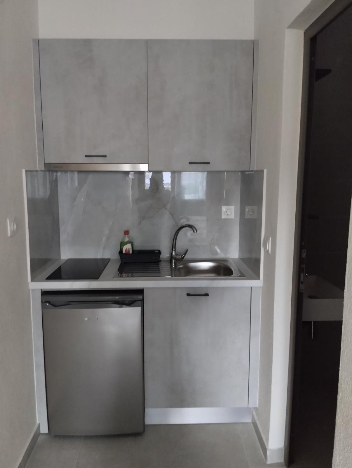 Daniela Apartments Nea Roda Luaran gambar