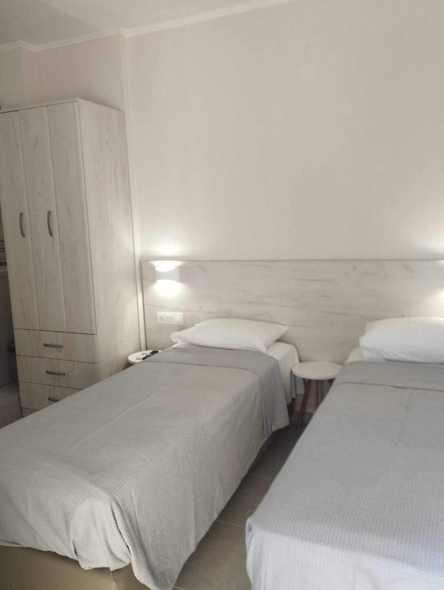 Daniela Apartments Nea Roda Luaran gambar