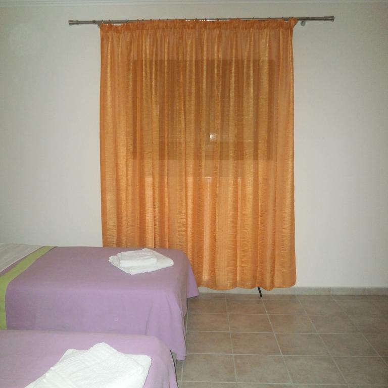 Daniela Apartments Nea Roda Luaran gambar