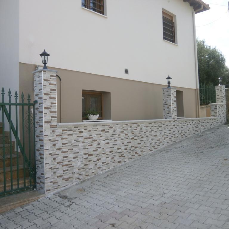 Daniela Apartments Nea Roda Luaran gambar