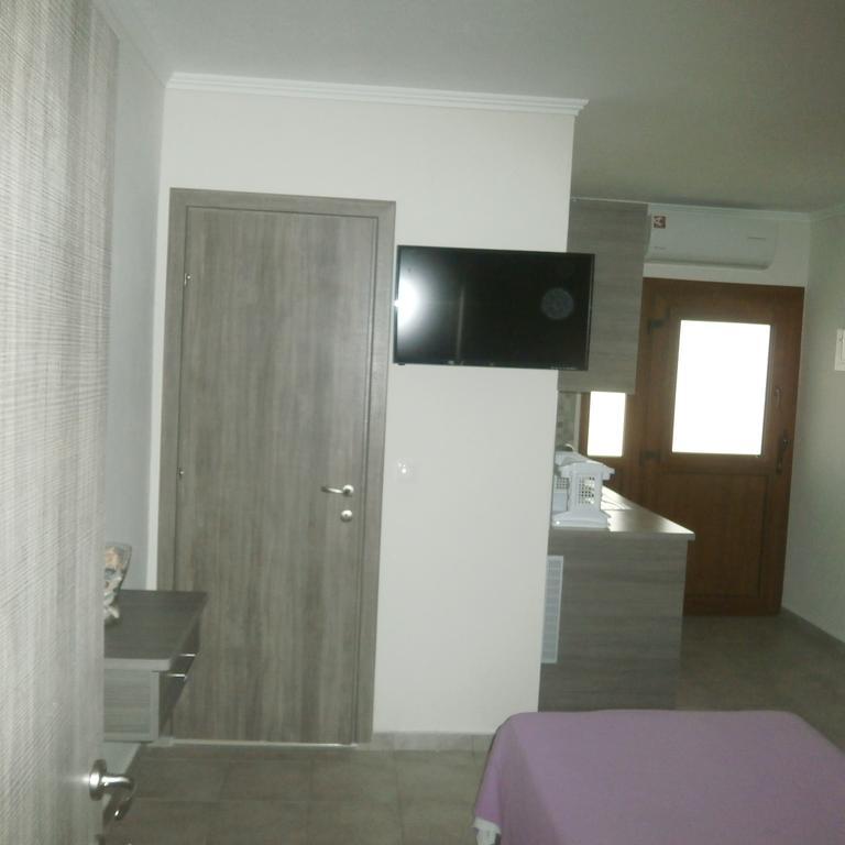 Daniela Apartments Nea Roda Luaran gambar